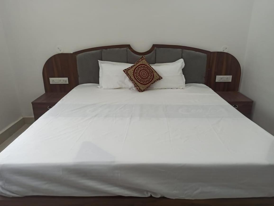 Abhiram Homestay Khajurāho المظهر الخارجي الصورة
